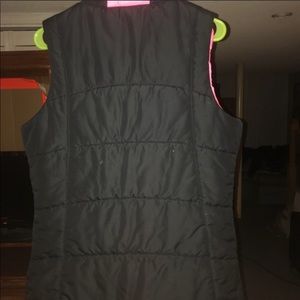 Under armor vest black/hot pick Large